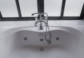 bathtub drain leaks when closed